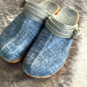 Kalso earth shoes, new condition never worn outside. Comfortable and super cute!